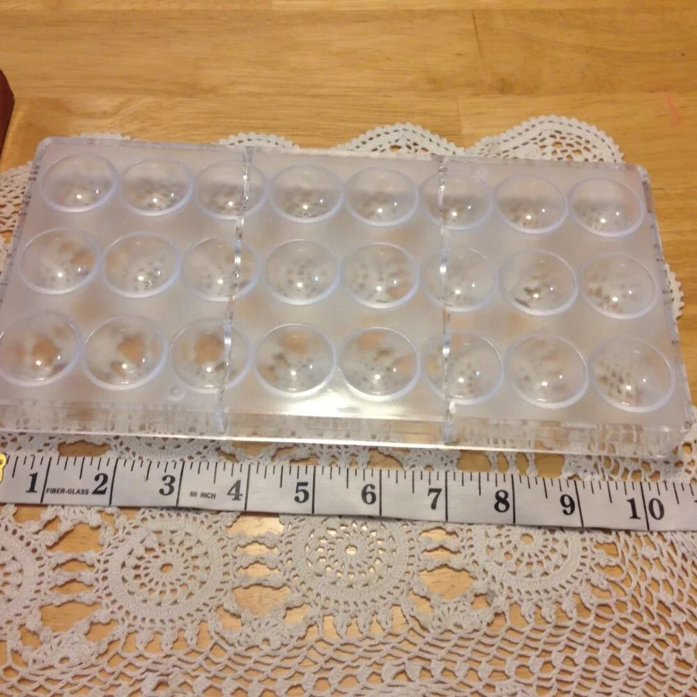 Crafts molds for chocolate balls